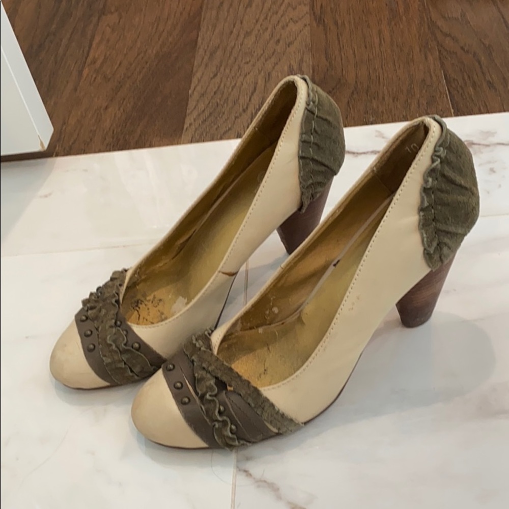 Seychelles heels